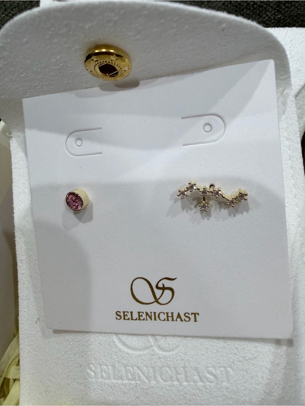 White and Gold Earrings Gift Box